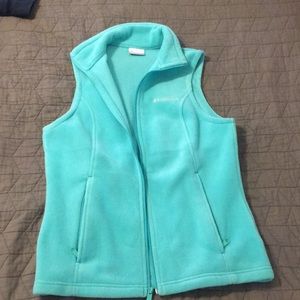 Mint color Columbia vest size Small